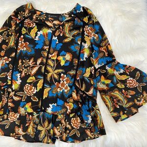 INC Floral Bell Sleeve Peasant blouse Medium Witchy Fairycore Lace Detail